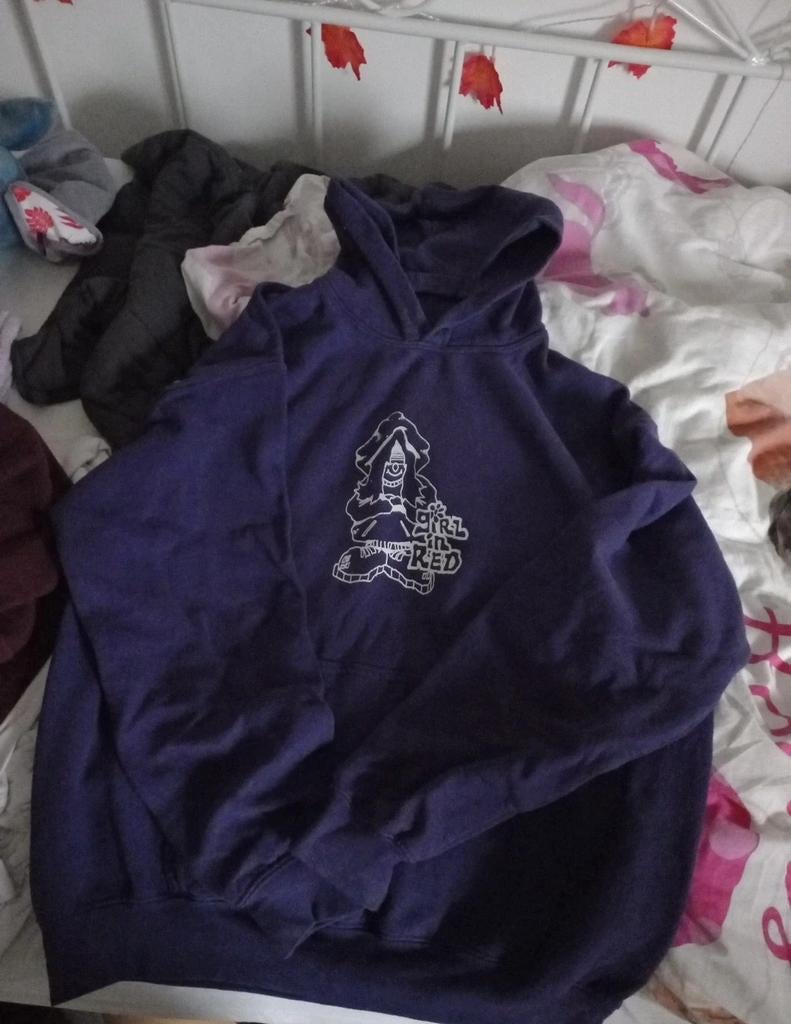 Girl in red merch trui, Ophalen of Verzenden, Zo goed als nieuw, Rood