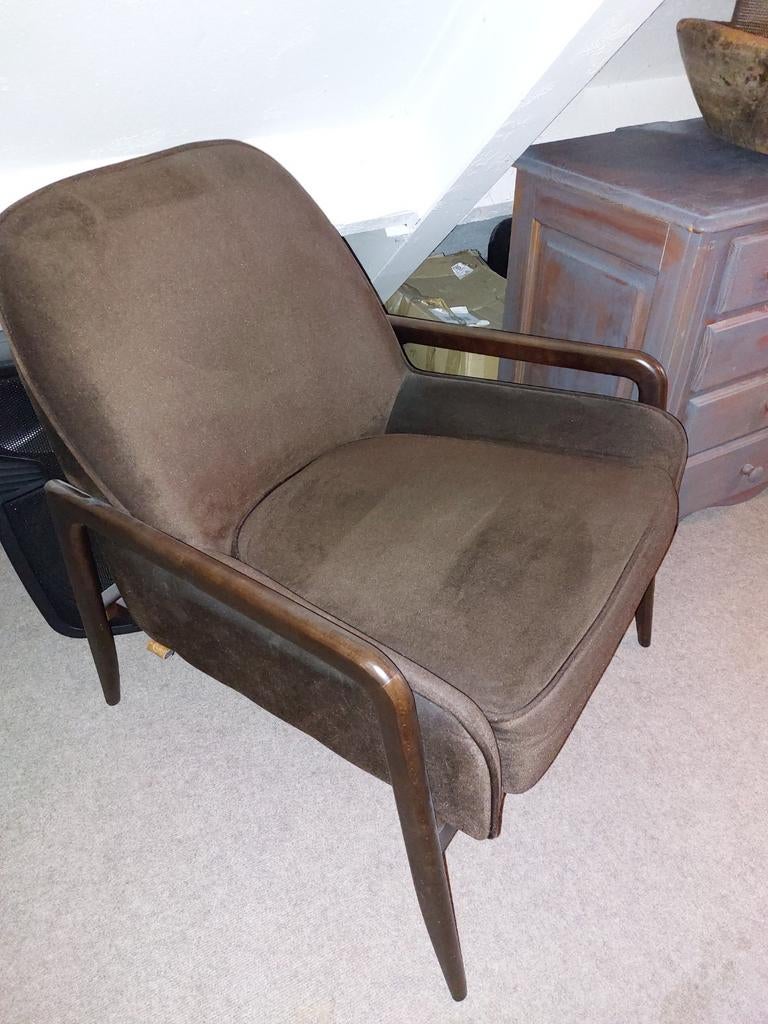 Mooie bruine fauteuil te koop in Reuver, zachte velvet stof, Ophalen, Eenpersoons, 75 tot 100 cm, Zo goed als nieuw