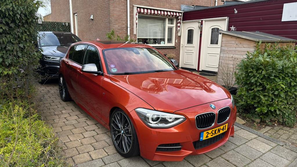 BMW 1 Serie M135i RWD | H&k | Camera | M perf | Keyless |, Auto's, BMW, Achterwielaandrijving, Overige kleuren, 320 pk, 75 €/maand