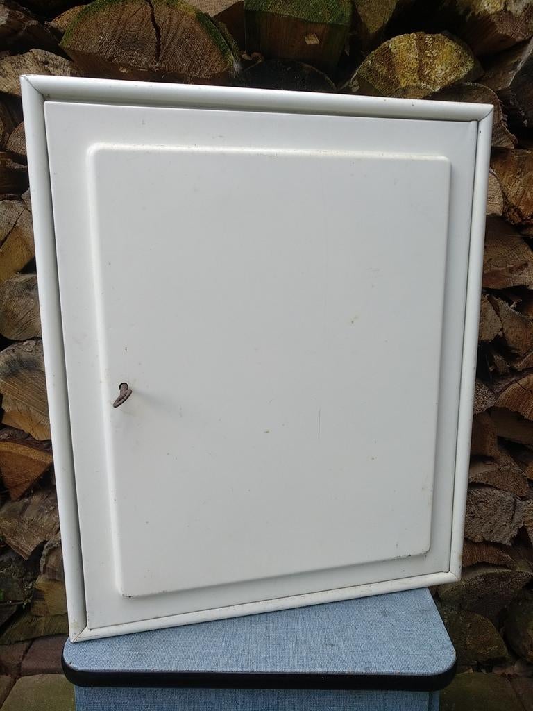 Originele Vintage Medicijnkastje, Verzamelen, Ophalen, Huis en Inrichting