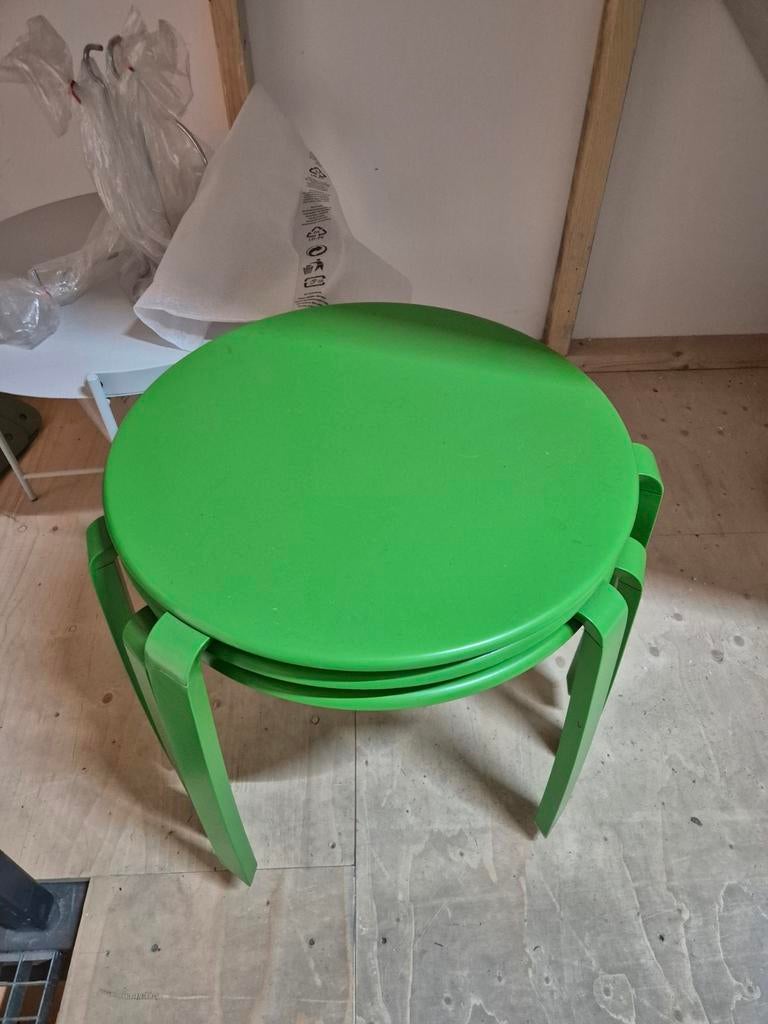 Gebruikte fermob alize bijzet tafeltjes appeltjes groen, Tuin en Terras, Tuinsets en Loungesets, Ophalen, Gebruikt