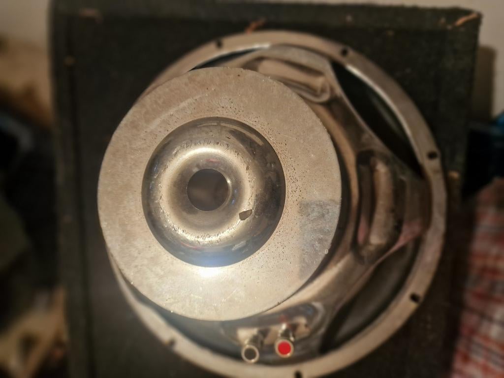 2 Woofers - Caliber & Onbekend - Werken Top!, Auto diversen, Autospeakers, Ophalen of Verzenden, Gebruikt