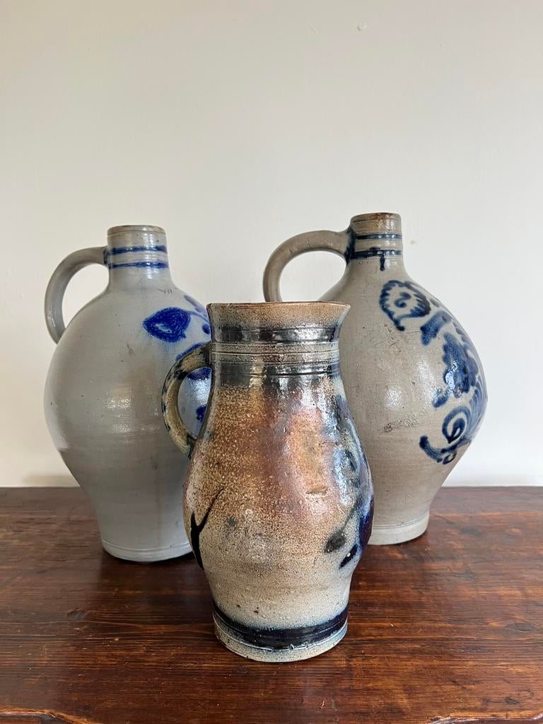 Drie mooie Westerwald zoutgeglazuurde kruiken, Antiek en Kunst, Antiek | Keramiek en Aardewerk, Ophalen of Verzenden