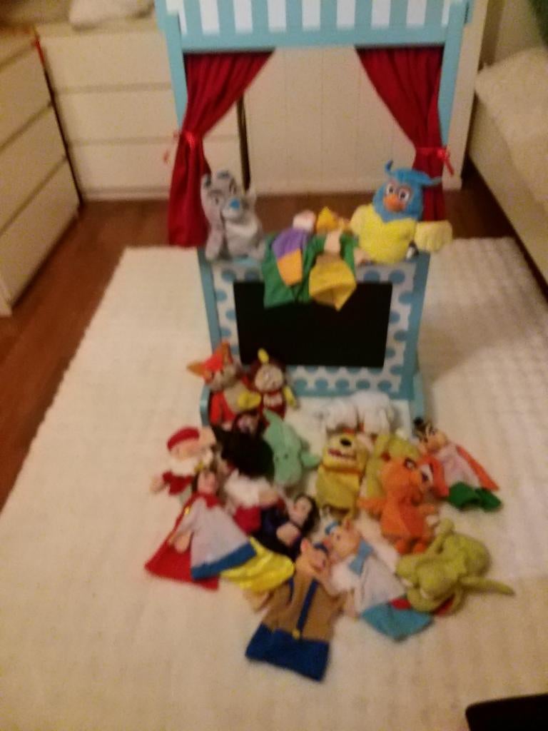 De mooiste poppenkast/ theater punt gaaf/goede koop, Ophalen, Zo goed als nieuw, Jongen of Meisje