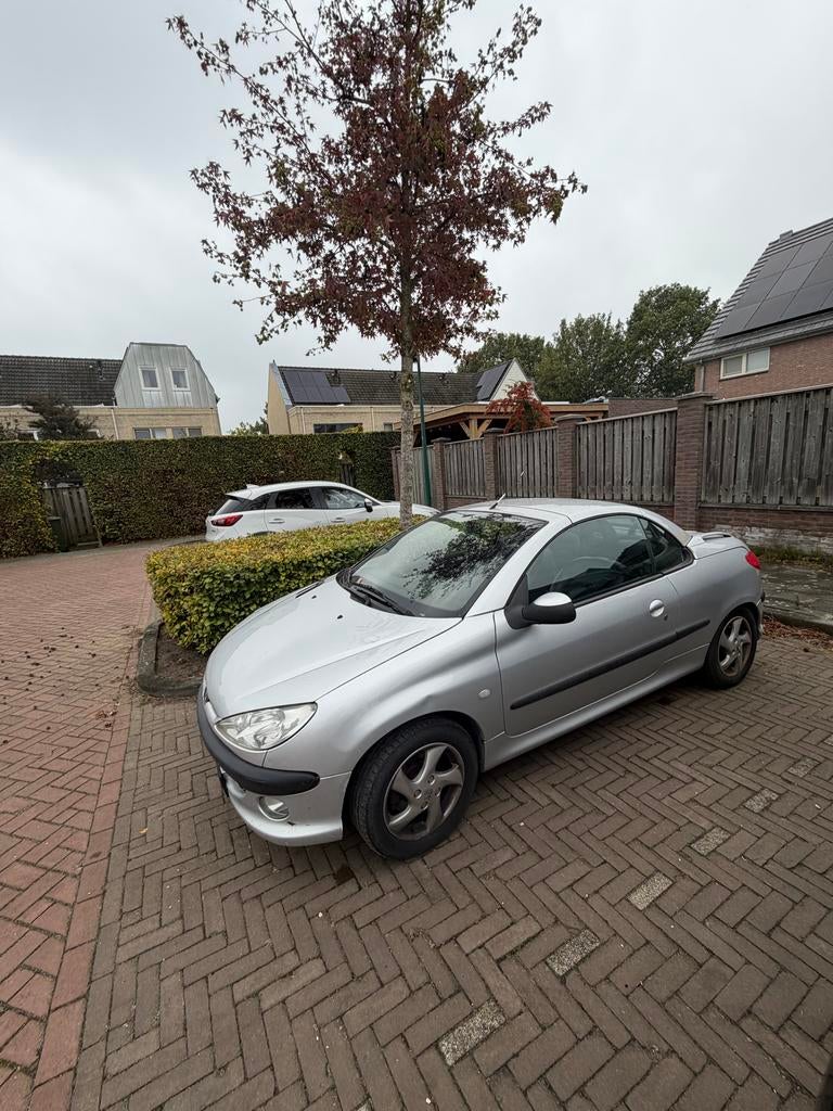 Peugot 206cc onderdelen auto, Handgeschakeld, Zilver of Grijs, Te koop, Benzine