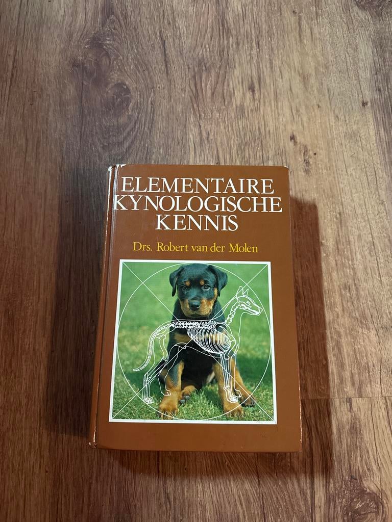 Elementaire kynologische kennis - Drs. Robert van der Molen, Ophalen of Verzenden, Gelezen, Honden