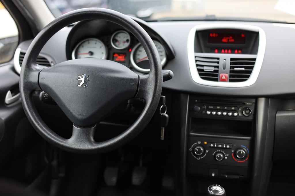 Peugeot 207 1.4 VTI X-LINE I AIRCO I TREKHAAK I CRUISE, Voorwielaandrijving, Stof, Gebruikt, 4 cilinders