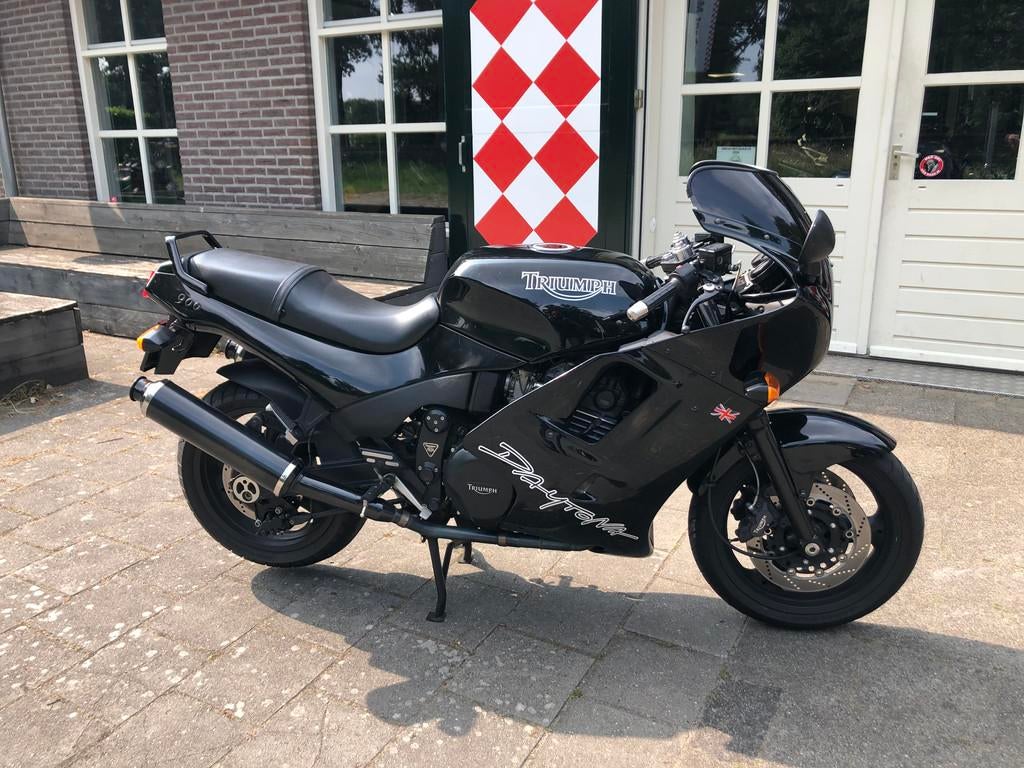 Triumph DAYTONA 900 (bj 1996)
