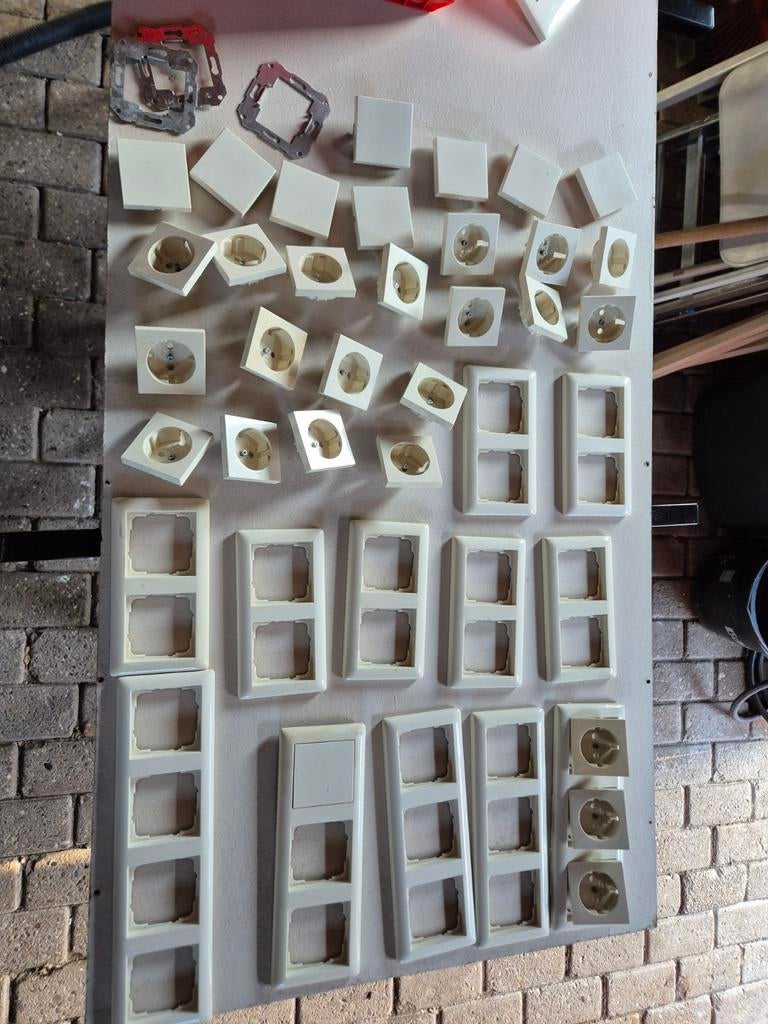 Gira stopcontacten en schakelaar, Ophalen, Stopcontact