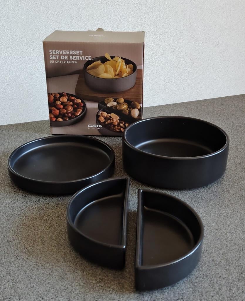Gusta serveerset 4-delig, nieuw in doos, Huis en Inrichting, Keuken | Servies, Ophalen