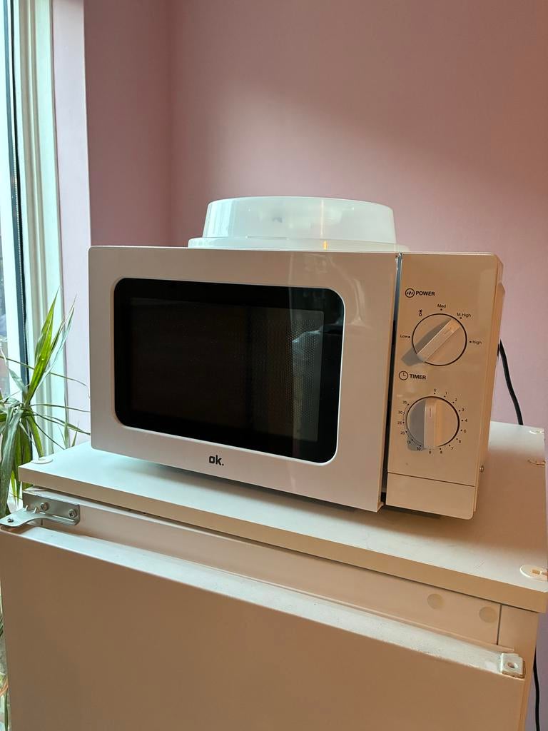 OK. Magnetron OMW 2022 W, Witgoed en Apparatuur, Ophalen, Minder dan 45 cm, Draaiplateau, Vrijstaand