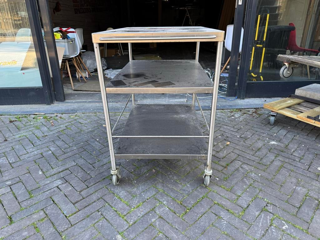RVS serveerwagen met drie plateaus, Ophalen, Gebruikt