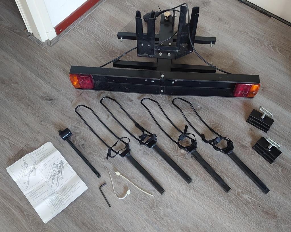 Fietsendrager geschikt voor 2 fietsen, trekhaakdrager auto., Ophalen, Gebruikt, Brede banden, 2 fietsen