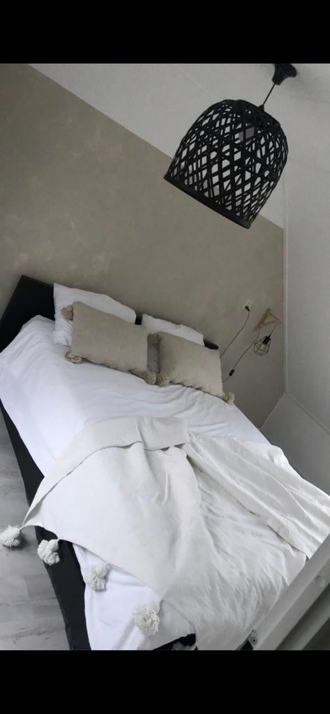 Ikea malm bed ombouw + 2 lattenbodems 160x200, Ophalen, Gebruikt, Zwart, Tweepersoons