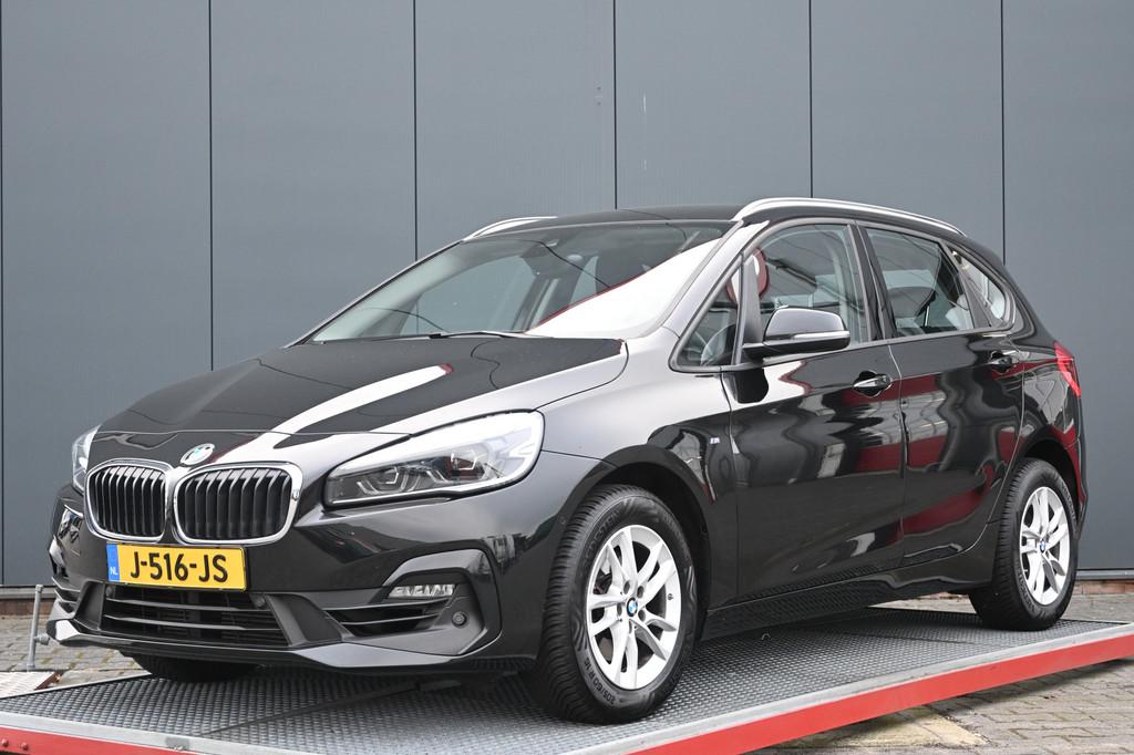 BMW 2 Serie Active Tourer 218i High Executive camera, Stof, Gebruikt, Zwart, 3 cilinders