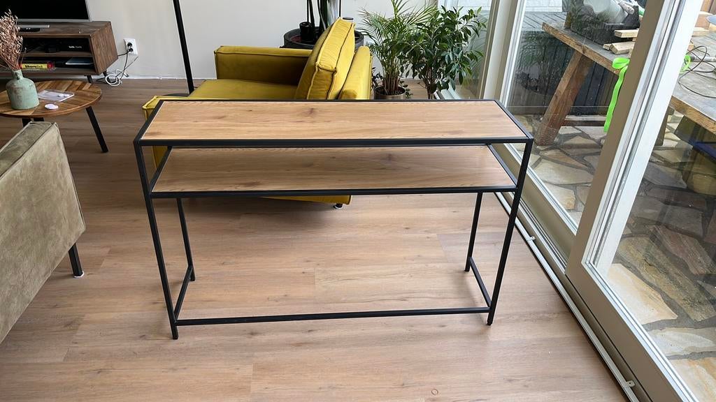Leuke sidetable, Huis en Inrichting, Tafels | Sidetables, 100 tot 150 cm, Ophalen of Verzenden, Zo goed als nieuw, 25 tot 50 cm