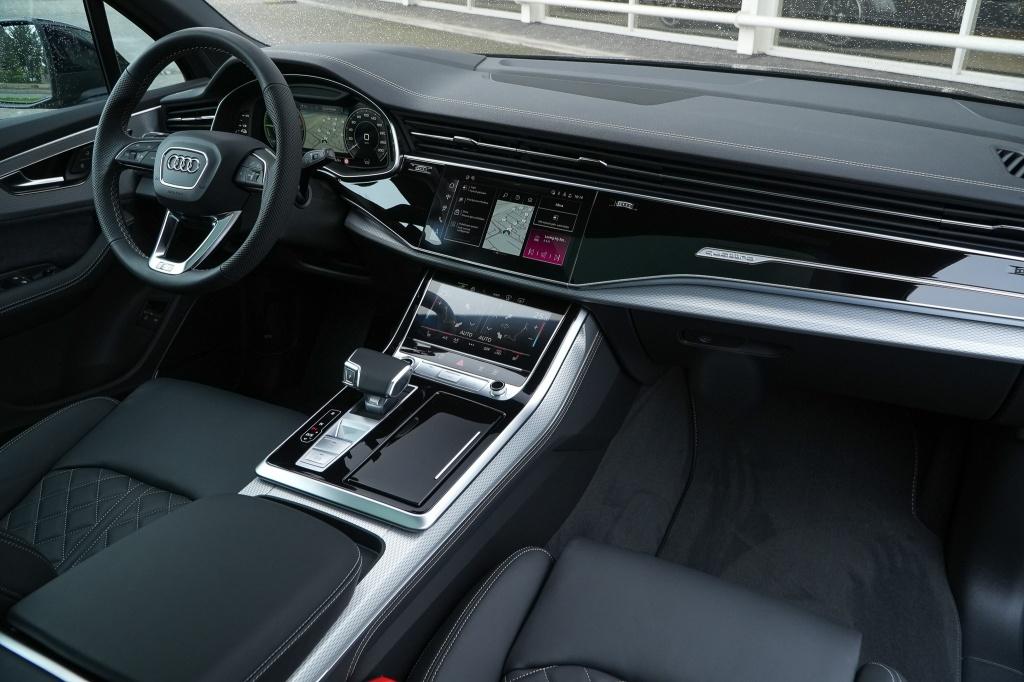 Audi Q7 60 TFSI e Quattro Competition I Pano I Head-up I 5 J, Automaat, Gebruikt, 2995 cc, 3000 kg