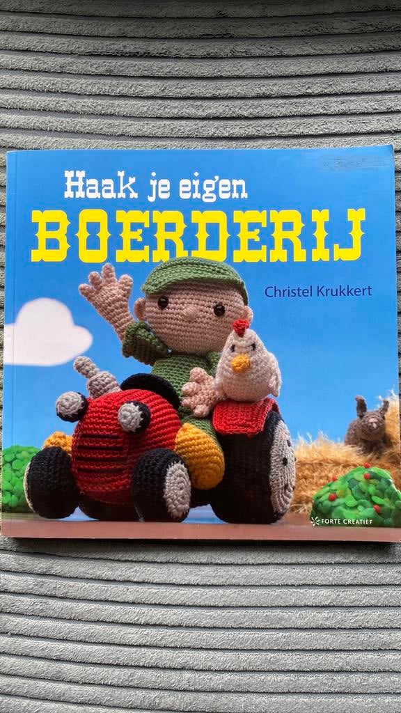 Christel Krukkert - Haak je eigen boerderij, Breien en Haken, Ophalen of Verzenden, Zo goed als nieuw, Christel Krukkert