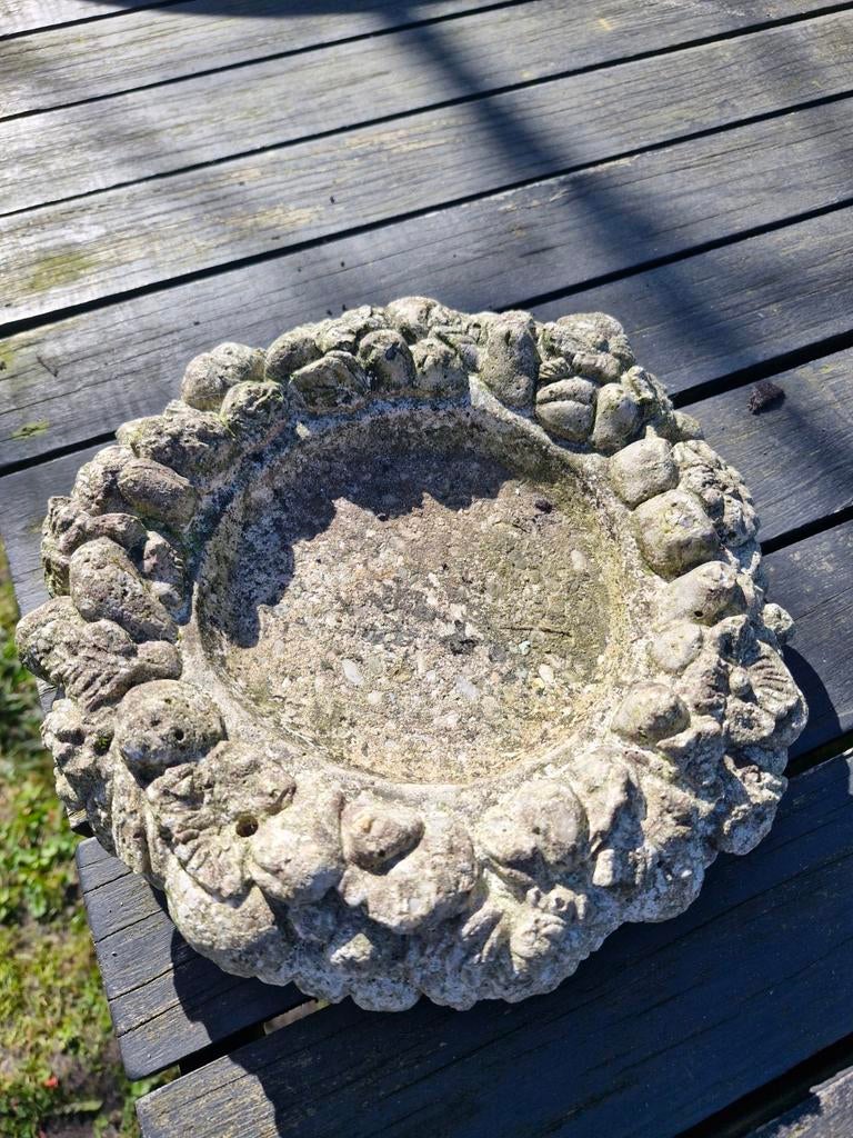 Oud betonnen vogel badje, Ophalen, Gebruikt, ., .