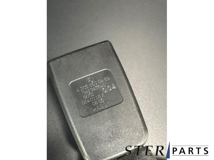 Veiligheidsgordel Insteek rechts-achter van een Mercedes C-K, Gebruikt, -, Ophalen of Verzenden, -