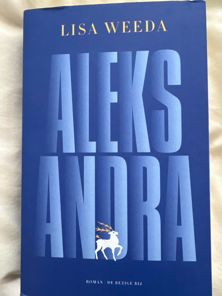 Aleksandra - Lisa Weeda (Roman), Boeken, Romans, Zo goed als nieuw, Nederland, Ophalen of Verzenden