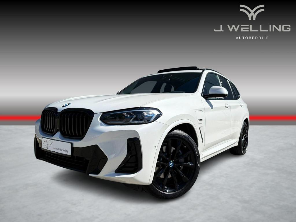 BMW X3 xDrive30e M-Sport / pano / Laser / HUD / tr.hk, Auto's, 1998 cc, Gebruikt, 4 cilinders, Leder en Stof