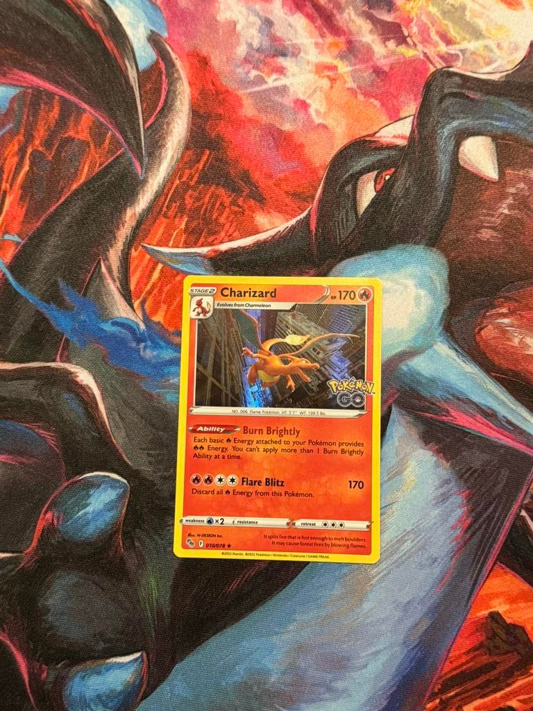Pokémon kaarten Charizard #10, Ophalen of Verzenden, Zo goed als nieuw, Losse kaart