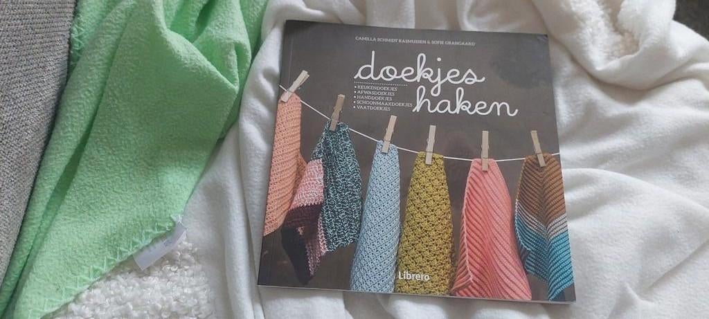 HAAKPATROON BOEKJE -DOEKJES HAKEN o.a VAAT/ KEUKENDOEKJES, Ophalen of Verzenden, Gebruikt, Haken, Patroon of Boek