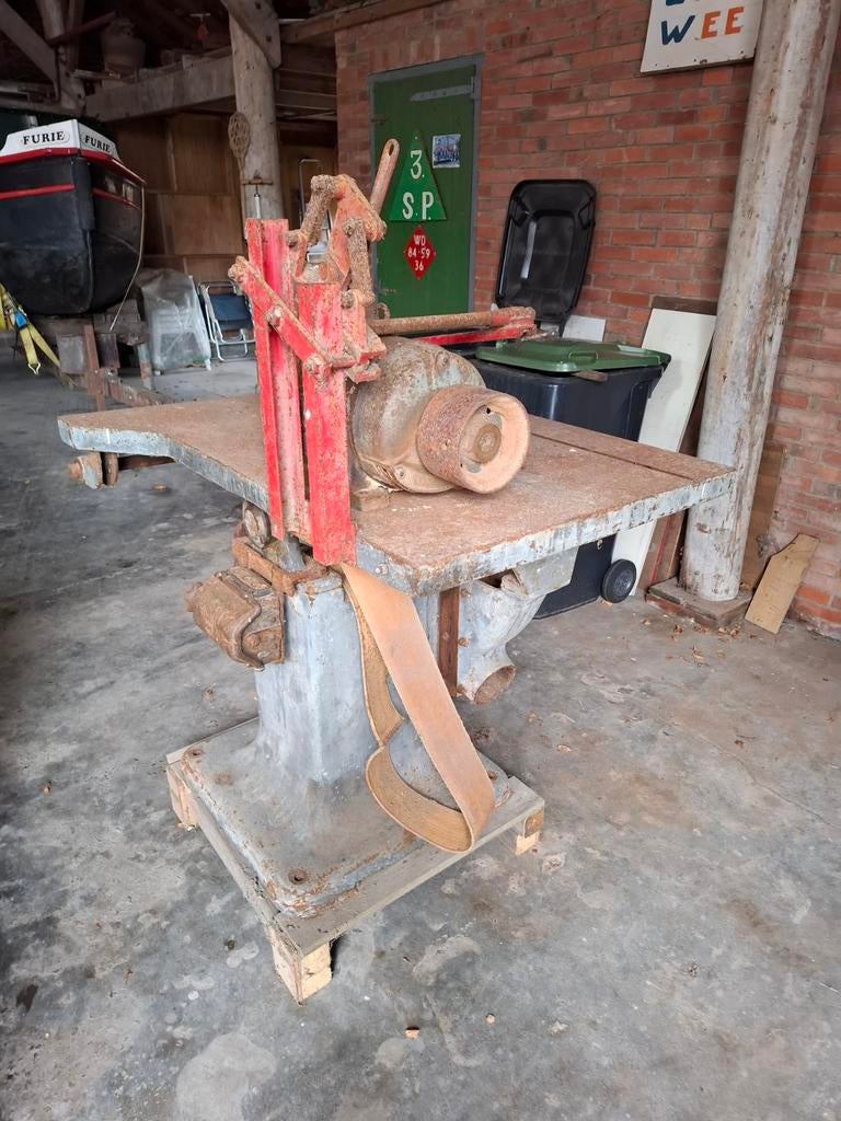 Oude nienhuis zaagtafel, Gebruikt, Cirkelzaag, Ophalen of Verzenden, 30 tot 70 mm