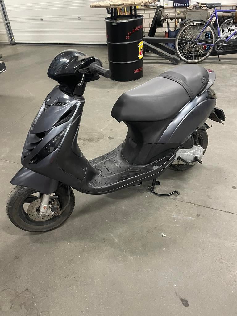 Zip 70 cc 2t snor, Fietsen en Brommers, Scooters | Piaggio, Gebruikt, Zip, Maximaal 25 km/u, Tweetakt, Ophalen