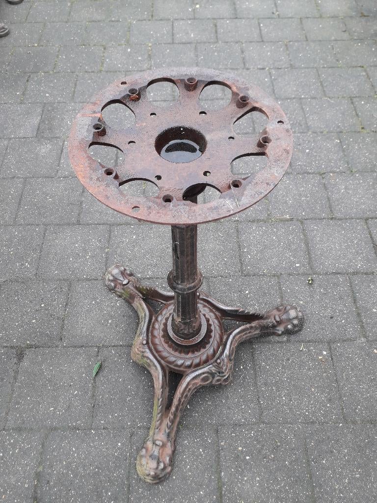 Gietijzeren bistro tafelpoot, Ophalen