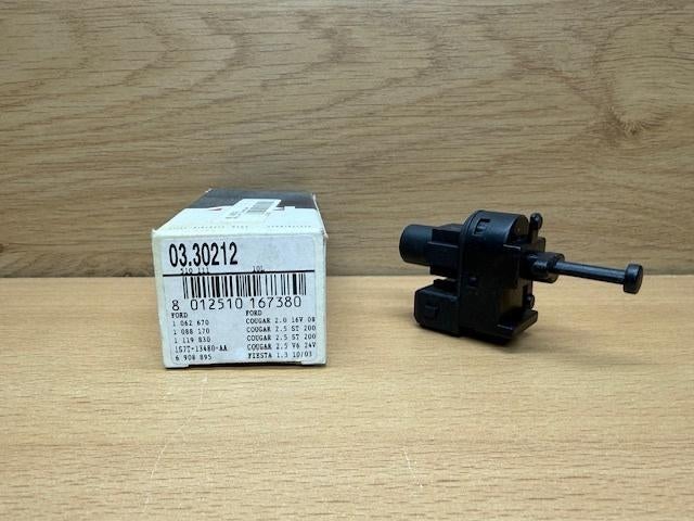 Rempedaal schakelaar KW03.30212 Ford Focus Cougar Fiesta, Eddiys, Espel, Nieuw, Info@eddiys.eu