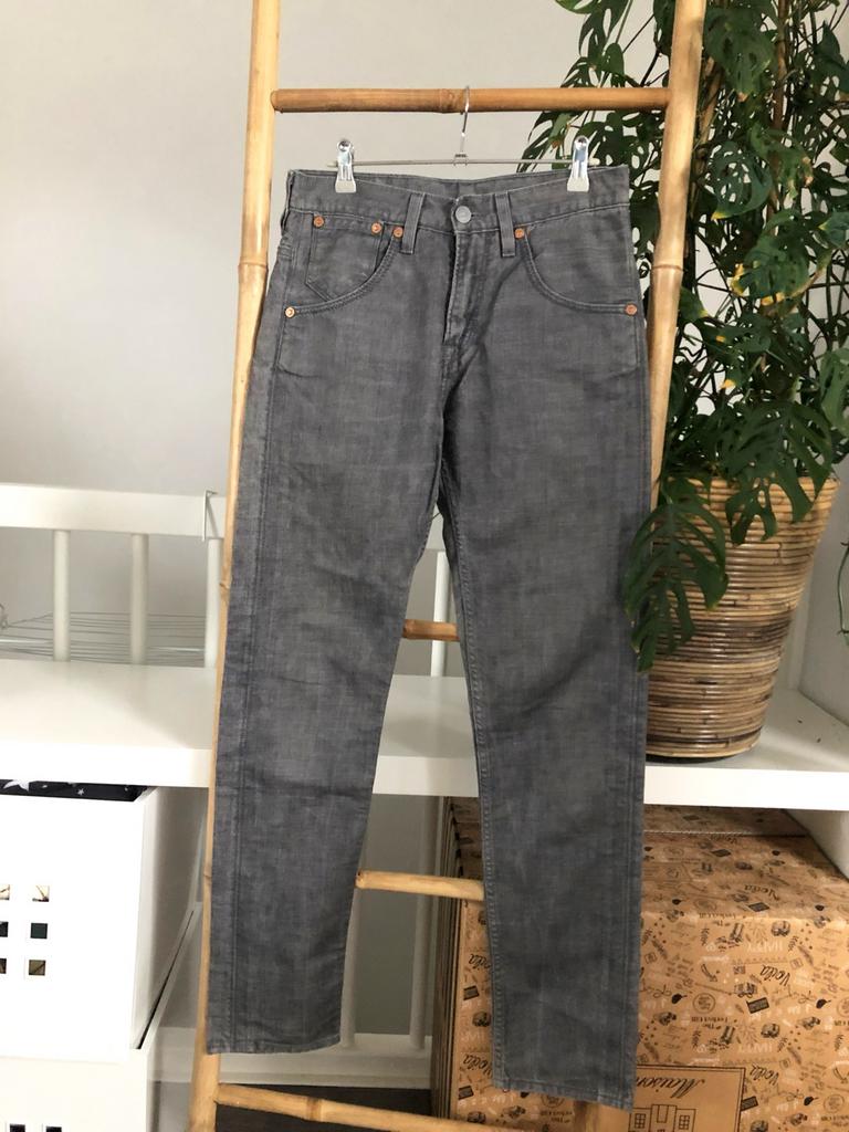 Levi's 508 Grijs Jeans W28 L32 - Zo goed als nieuw, Kleding | Heren, Spijkerbroeken en Jeans, Ophalen of Verzenden, Zo goed als nieuw