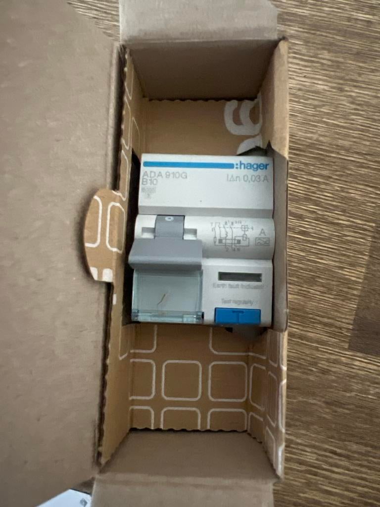 Hager Aardlekautomaat ADA910G B10 - Nieuw in doos, Doe-het-zelf en Verbouw, Elektra en Kabels, Ophalen of Verzenden, Nieuw, Overige typen