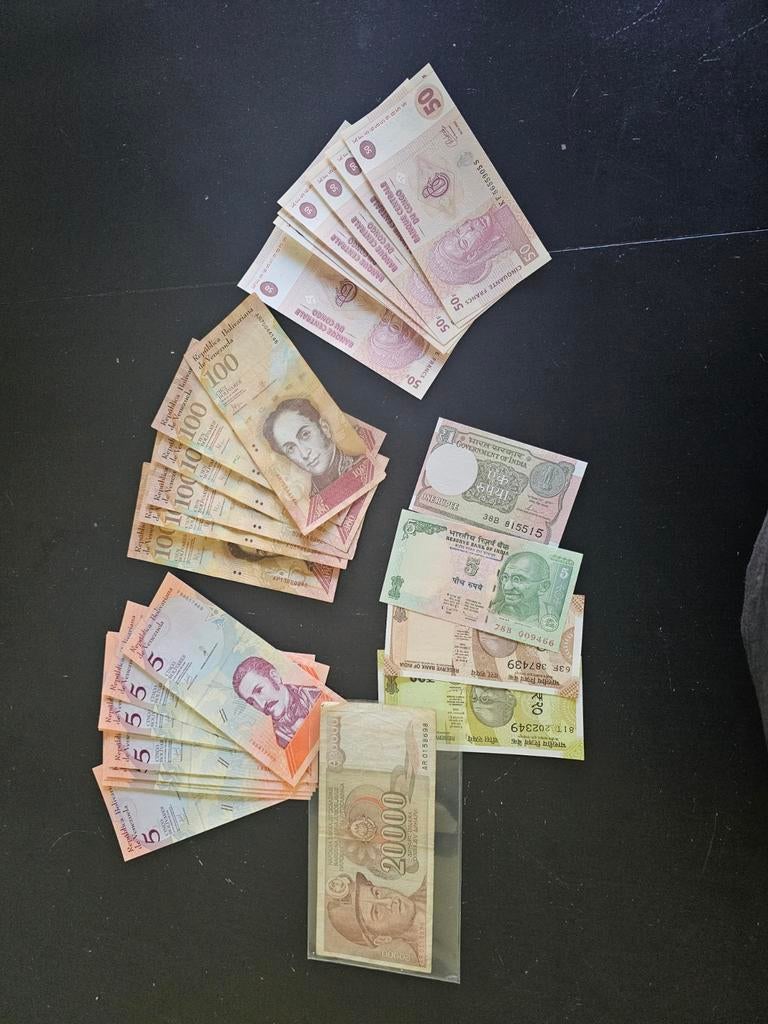27 bankbiljetten, Postzegels en Munten, Munten en Bankbiljetten | Verzamelingen, Ophalen of Verzenden, Buitenland
