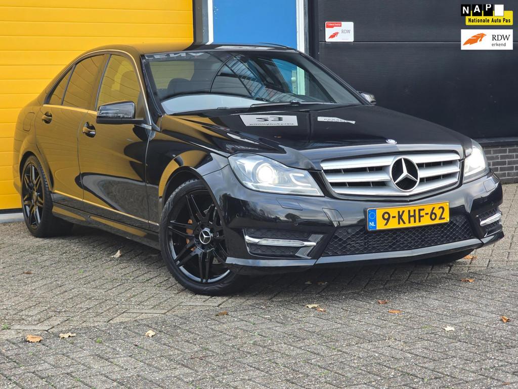 Mercedes-Benz C-klasse 180 AMG Pakket / NAP / TOPSTAAT / AUT, Auto's, Mercedes-Benz, Euro 5, Achterwielaandrijving, Zwart, Sedan