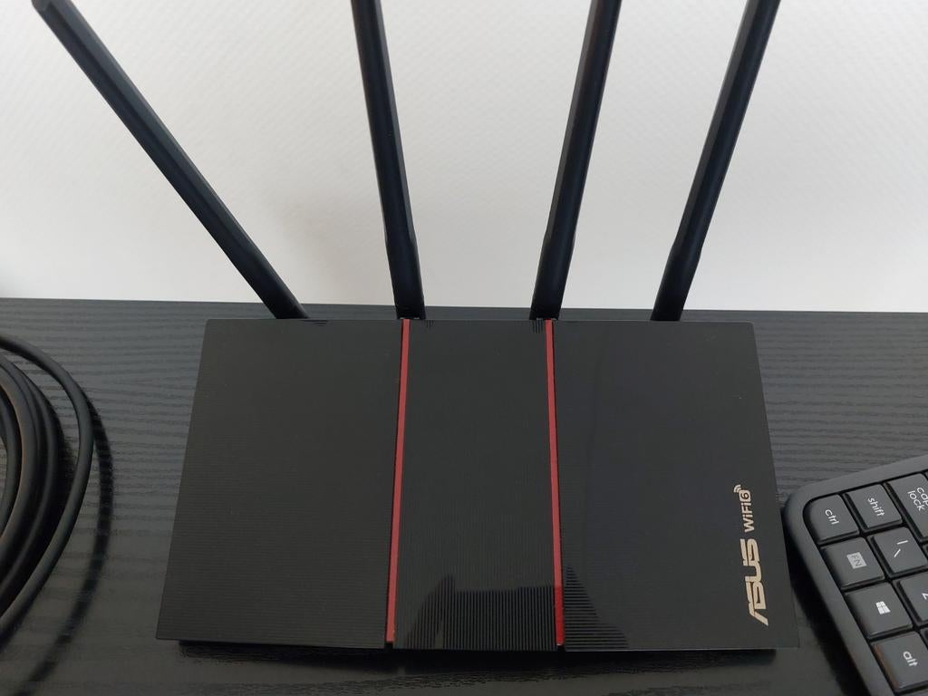 ASUS RT-AX55 WiFi 6 Router - Zo goed als nieuw, Computers en Software, Routers en Modems, Ophalen of Verzenden, Zo goed als nieuw