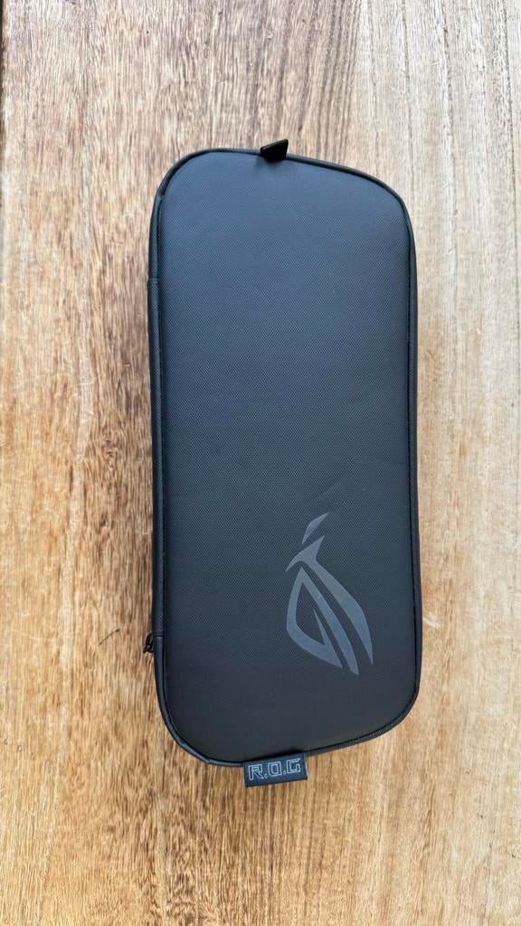 ASUS ROG Ally - Ryzen Z1 Extreme Handheld Gaming Console, Spelcomputers en Games, Spelcomputers | Overige, Ophalen, Zo goed als nieuw
