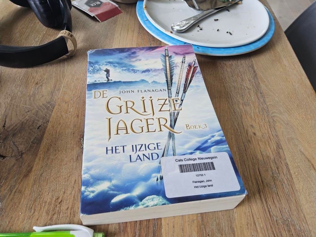 De Grijze Jager Boek 3: Het IJzige Land - John Flanagan, Ophalen of Verzenden, Zo goed als nieuw, John Flanagan