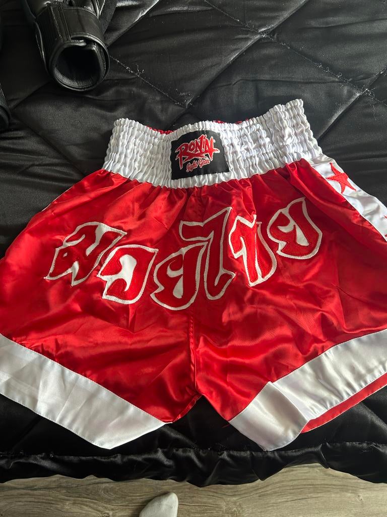 Ronin kickbox broekje rood/wit - Zo goed als nieuw, Ophalen, Zo goed als nieuw, Bokskleding