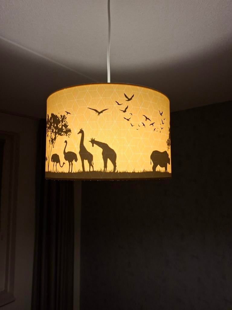 Olucia gele plafondlamp met dieren, Ophalen of Verzenden, Zo goed als nieuw, Stof, Jungle / Safari