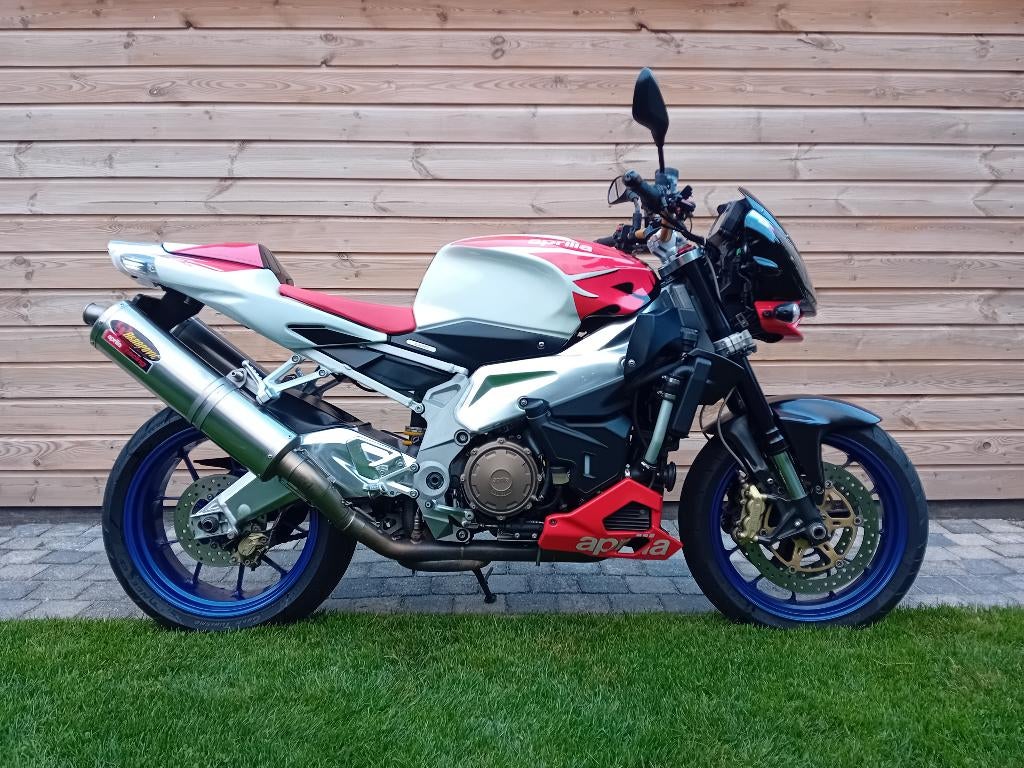 Aprilia Tuono 1000 RR | 2008 | 33.500 km | Akrapovič, Motoren, Motoren | Aprilia, 2 cilinders, Sportuitlaat, Motorrijbewijs A