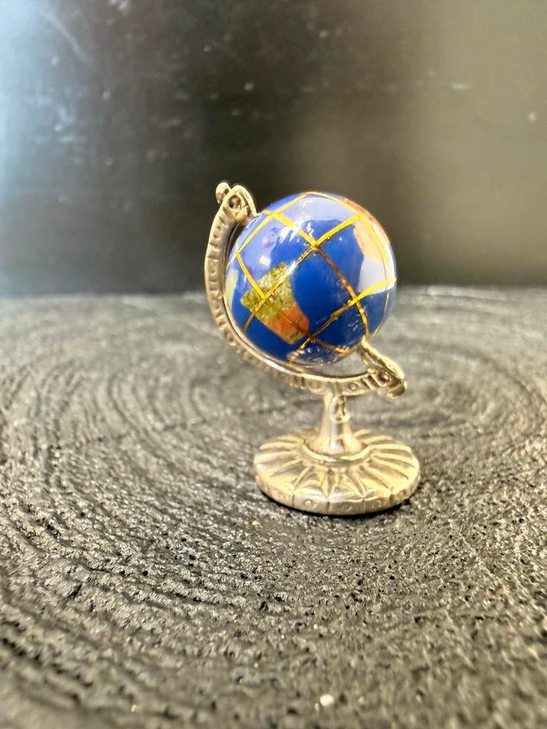 Zilveren 800 Miniatuur Wereldbol met Lapis Lazuli, Verzenden, Zilver