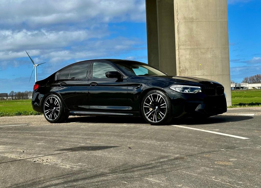 BMW M5 Competition l 2019 l
Keramische remmen l Carbon dak l, Auto's, Automaat, 4395 cc, Zwart, Leder