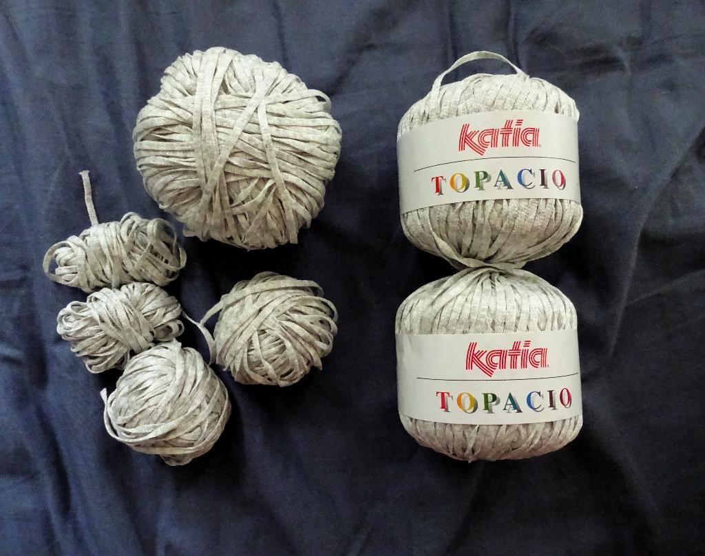 2.5 Bolletjes Katia Topacio grijs gemeleerde lint brei garen, Verzenden, Zo goed als nieuw, Breien, Wol of Garen