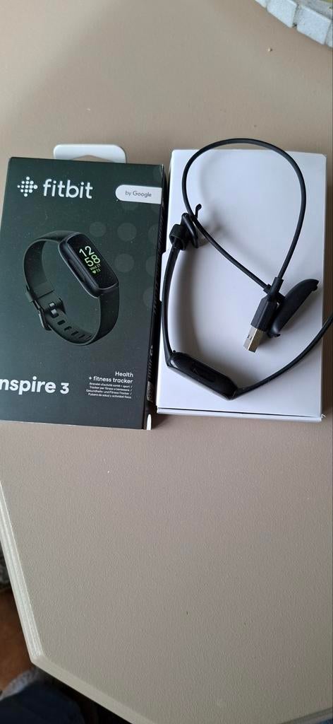 Fitbit Inspire 3 met oplader en extra bandje, Ophalen of Verzenden, Zo goed als nieuw, Fitbit
