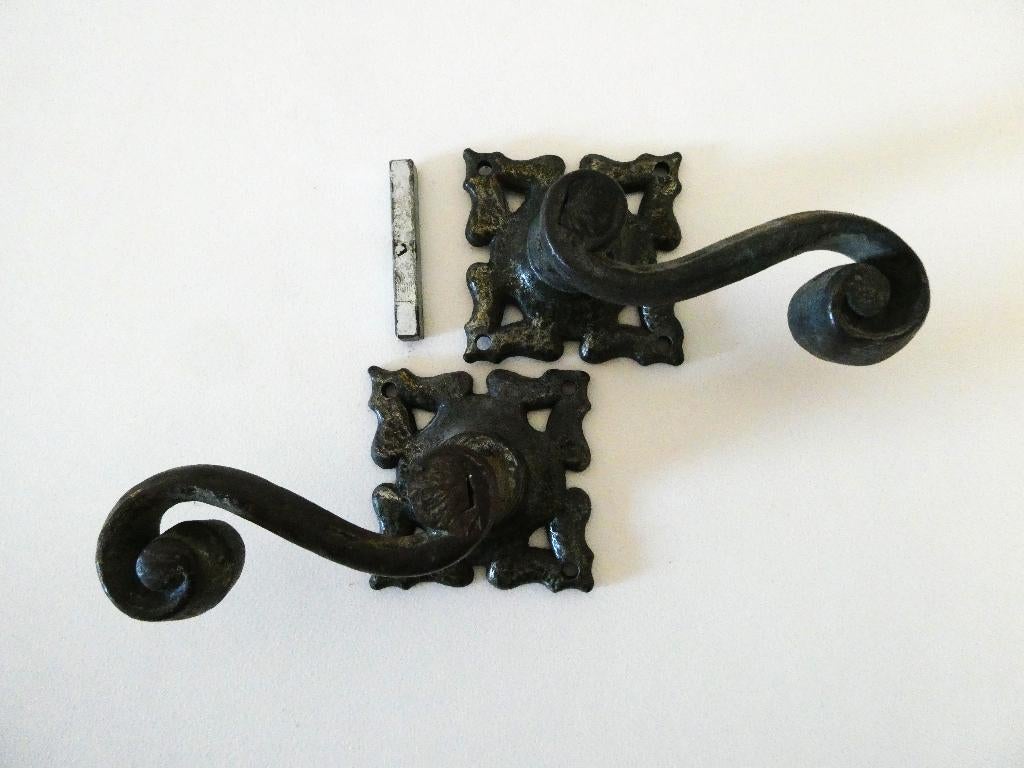 Gietijzeren deurklinkset met krul deurklinken, Ophalen of Verzenden