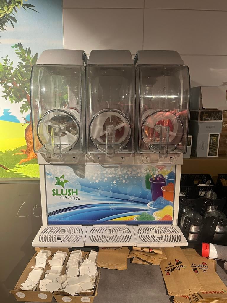 Slush Sensation slush puppy machine met drie reservoirs, Ophalen, Gebruikt