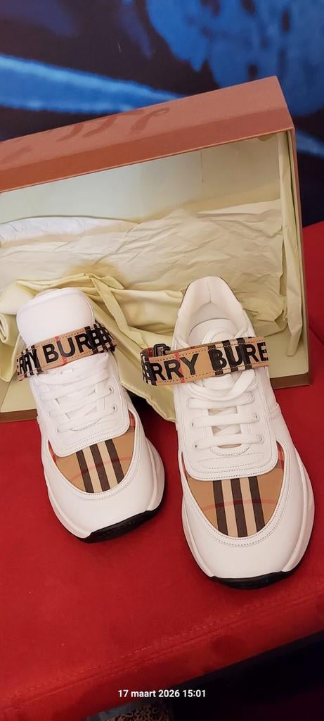 Burberry - Vintage Check Logo-Strap Beige / White Low Top Sn, Kleding | Heren, Schoenen, Nieuw, Sneakers of Gympen, Wit, Ophalen of Verzenden