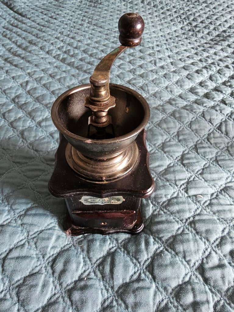 Antieke houten koffiemolen, Antiek en Kunst, Ophalen